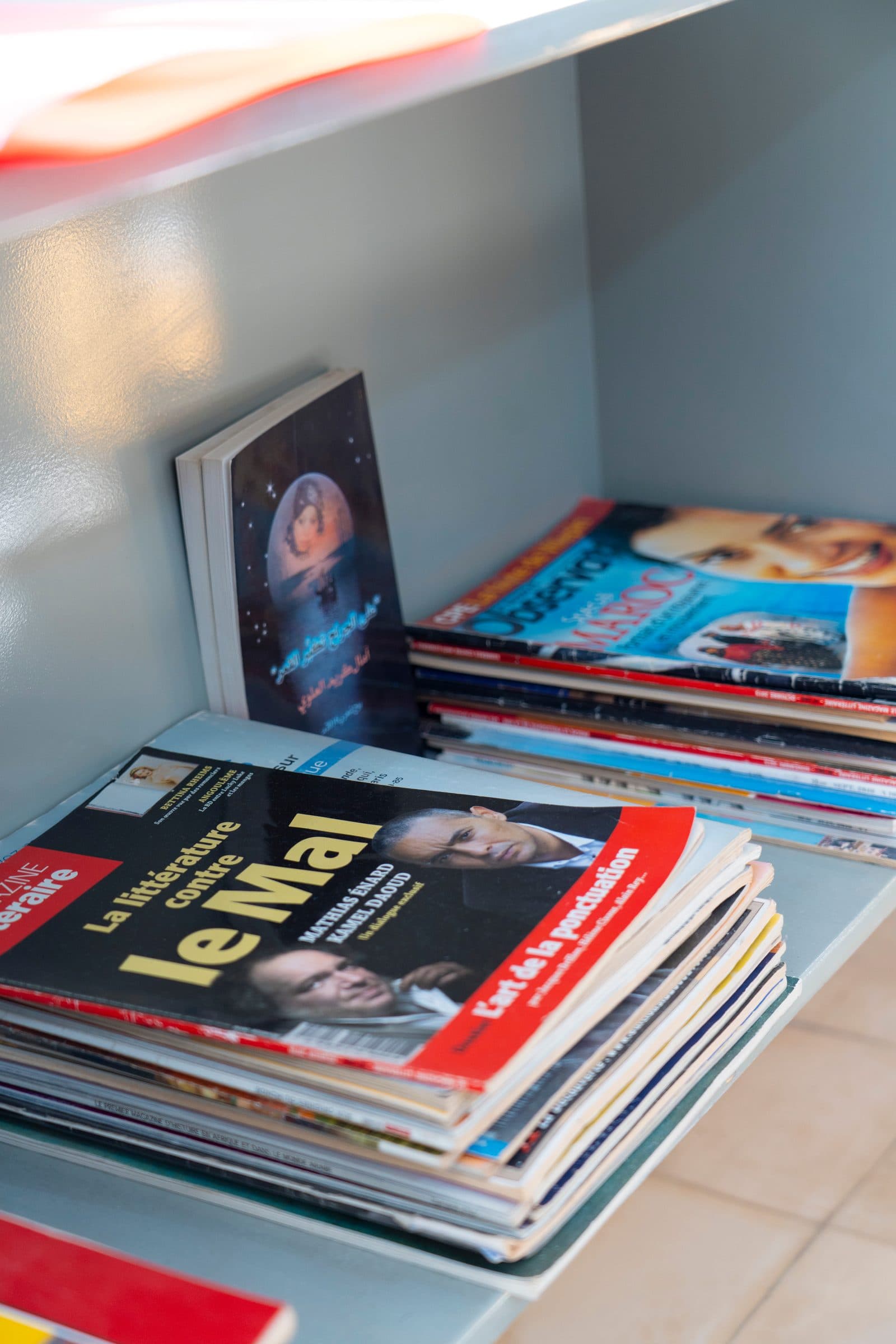 Une pile de revues littéraires